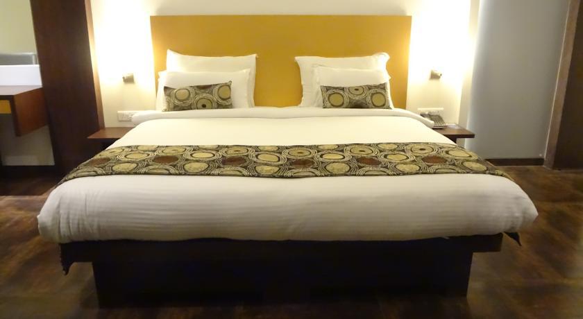Hotel Galaxy Mumbai Room photo